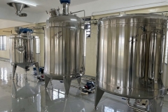 Invert syrup processing tanks system